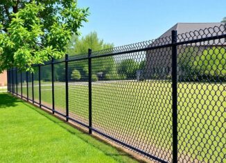 Как выбрать забор из сетки рабица: просто, надежно и без лишних трат